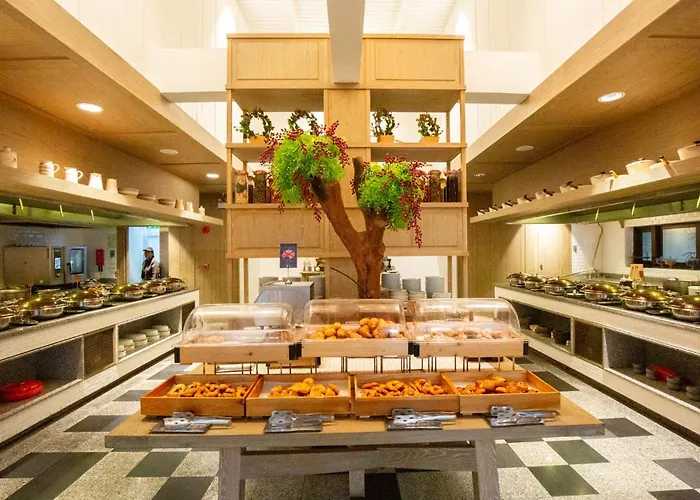 Woodlands And PattayaResort Hotel